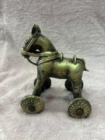 Z .ANTIQUE FORM STATUE OF A WOODEN HORSE USE FOR KIDS RIDE