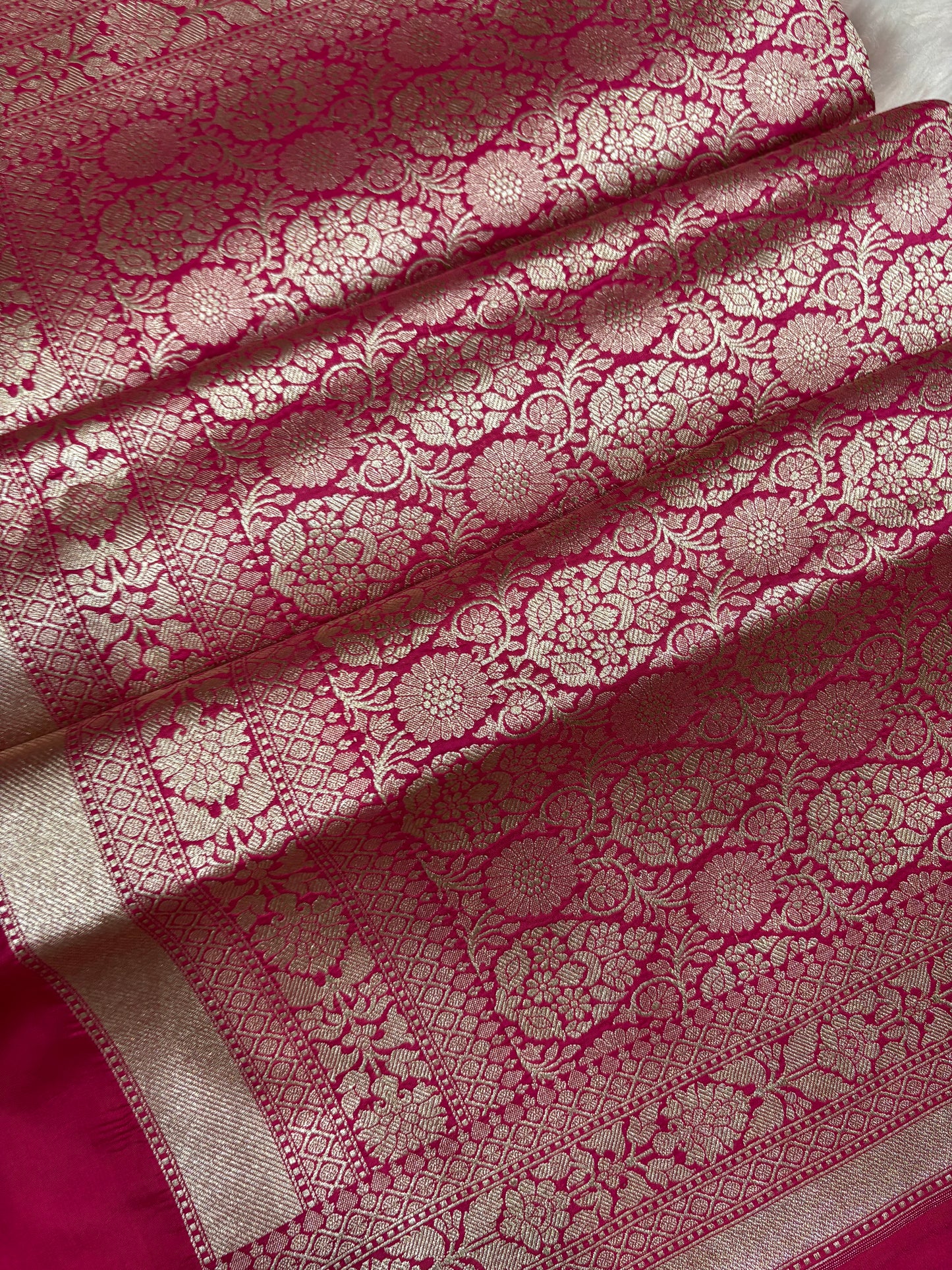 MESMERISING BANARASI PURE KATAN WEAVING FULL ZAAL BOOTIES WORK , BANARASI SAREE IN ROSE RED COLOUR