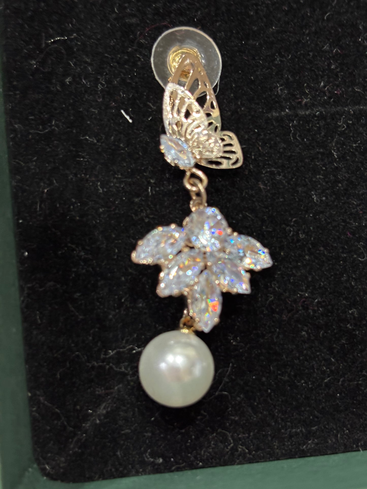 FLOWER AND PEARL GOLDEN HANGING EARRING