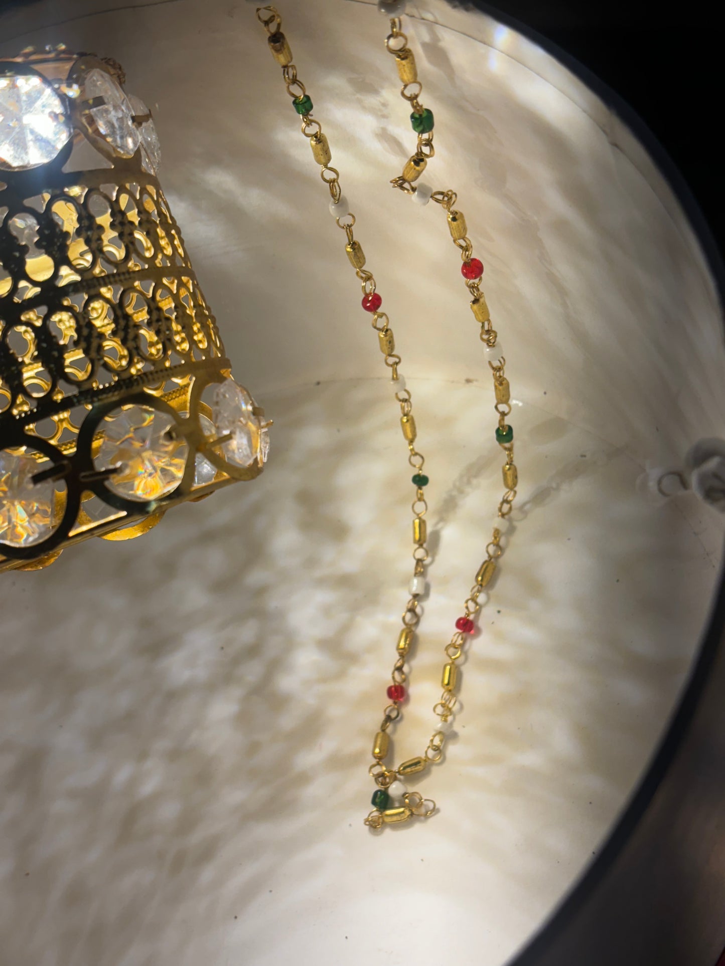 MULTICOLOUR BEADS AND STONE CHAIN