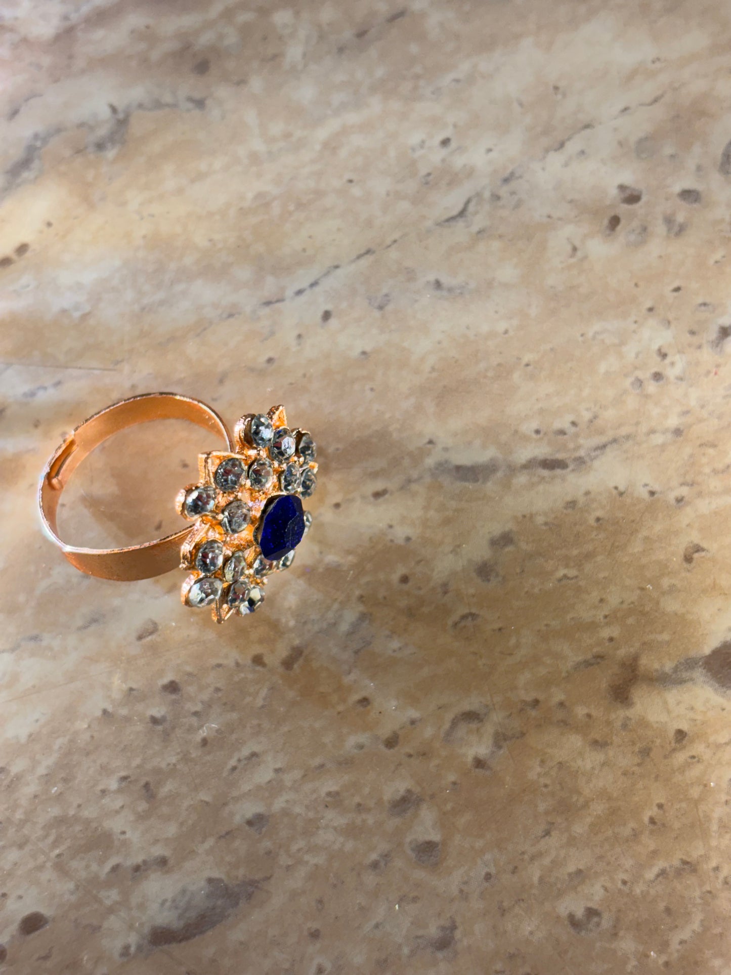 STONE RING IN ROYAL BLUE SHADE