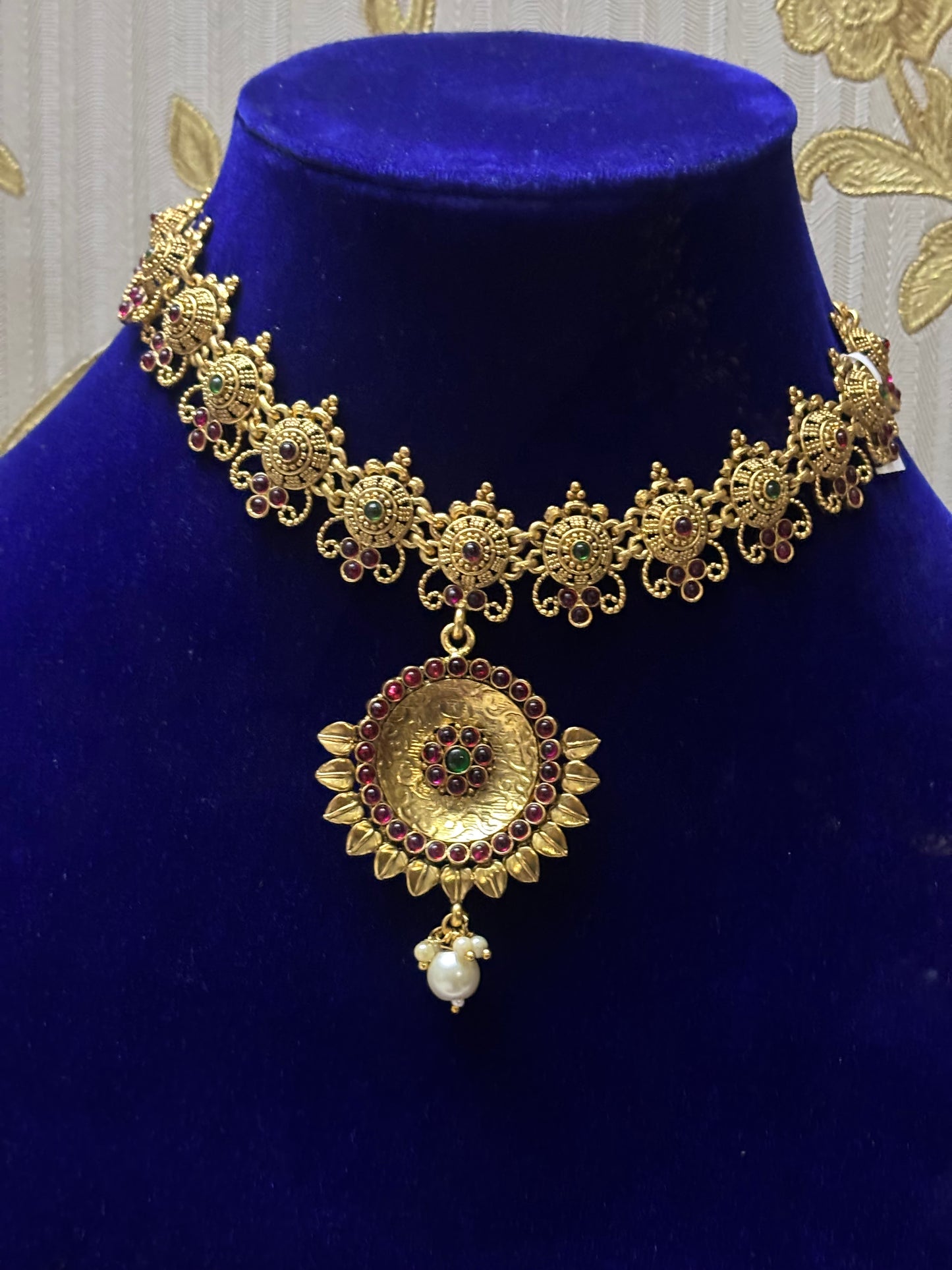 traditional design necklace 3