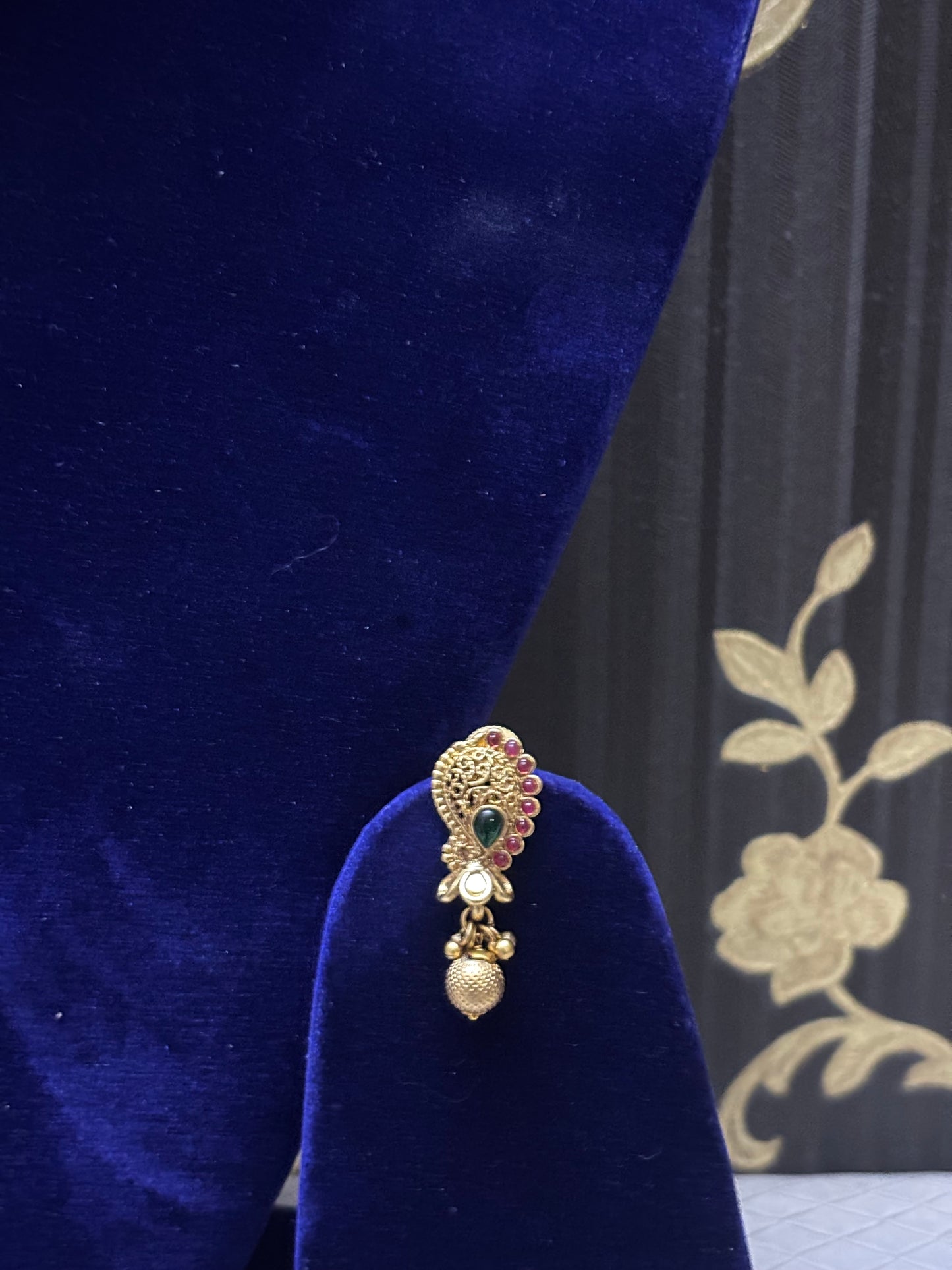 traditional design , goddess pic embossed thin chokar