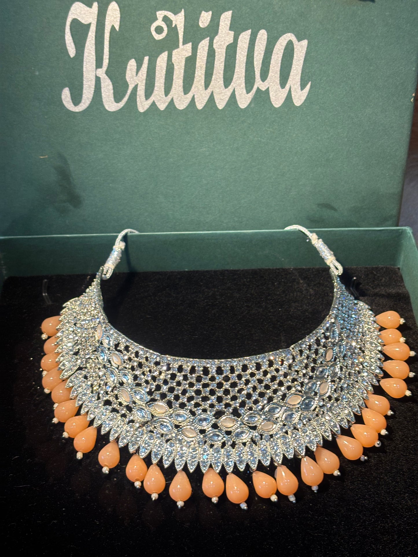 SILVER STONE BEAUTIFULLY DESIGNED ,CHOKER SET WITH PEACH PINK HANGING BEADSC
