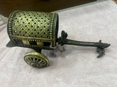 Z .ANTIQUE FORM STATUE OF A BULLOCK CART WITH RIDER
