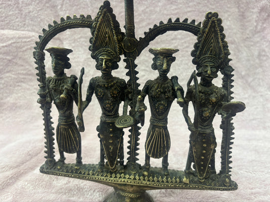 Z .ANTIQUE FORM STATUE OF 4 MEN SOLDIER TOGETHER ON A PLATFORM