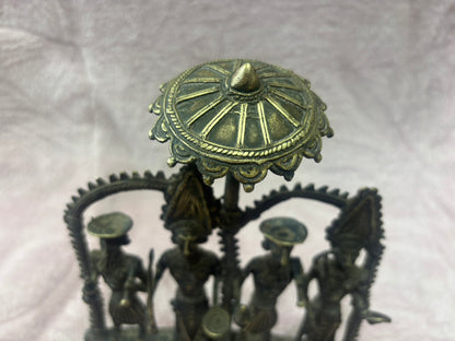 Z .ANTIQUE FORM STATUE OF 4 MEN SOLDIER TOGETHER ON A PLATFORM