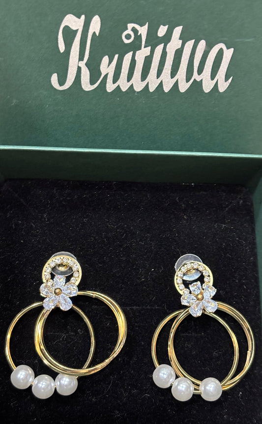 BAALI WITH PEARL AND FLOWER GOLDEN EARRING