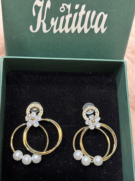BAALI WITH PEARL AND FLOWER GOLDEN EARRING