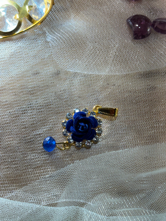 STONE PENDANT IN BLUE SHADE