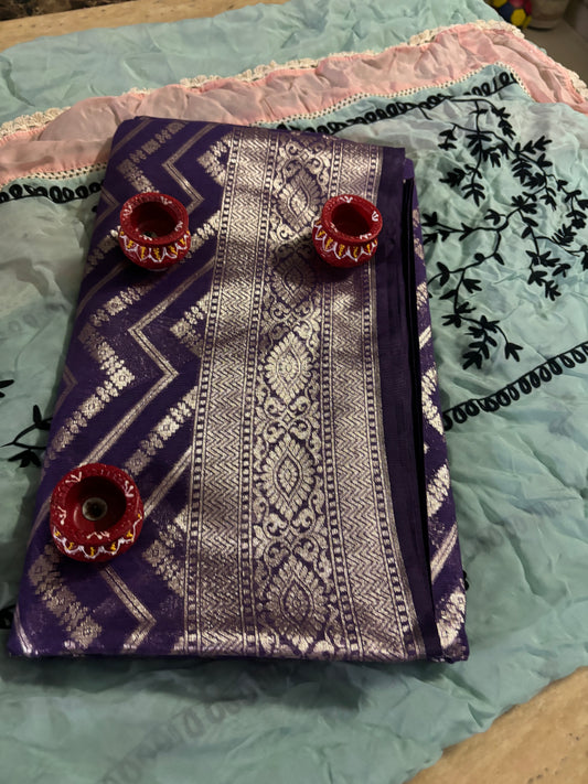 PURPLE BACKGROUND ZAREE WORK PATTERN IN WHOLE SAREE