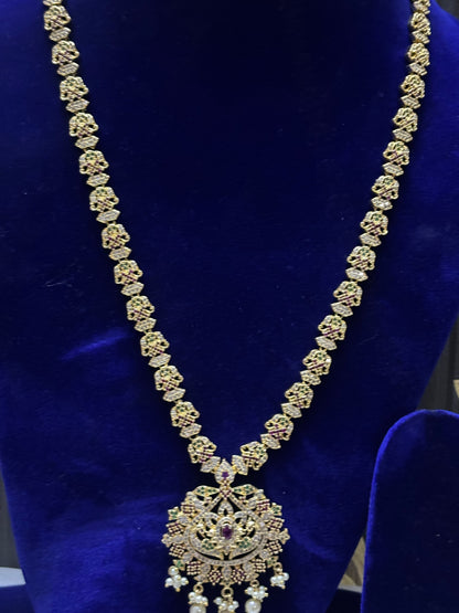 Long thik nacklace  with attached pendant