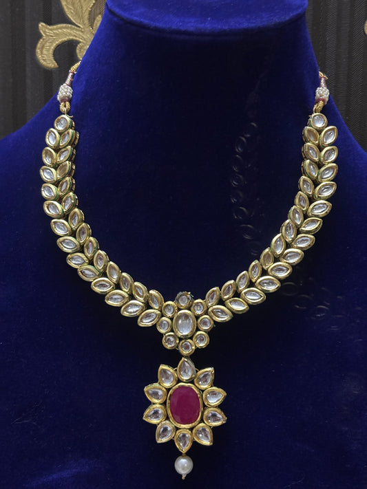 red pendant thin chokar