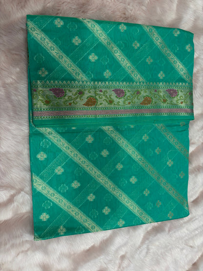 PURE MURSARISE ,GREEN BACKGROUND WITH GOLDEN STRIPE  AND BOOTIES PATTERN IN WHOLE SAREE