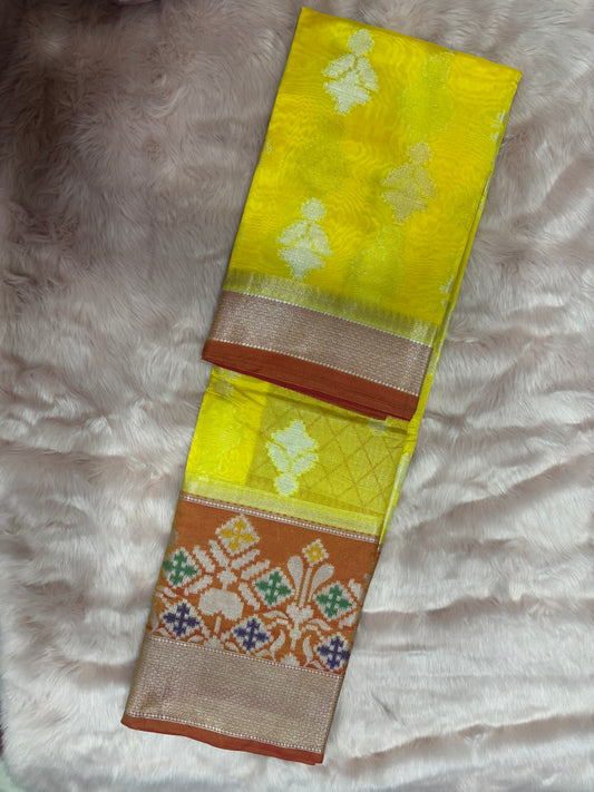 YELLOW BACKGROUND SILVER BOOTIES PATTERN SAREE