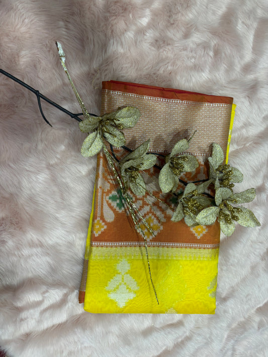 YELLOW BACKGROUND SILVER BOOTIES PATTERN SAREE
