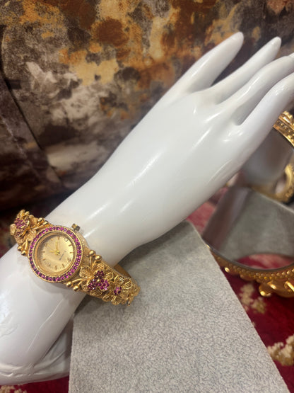 BRACELATE  STYLE GOLDEN WEDDING WATCH IN TRADITIONAL PATTERN
