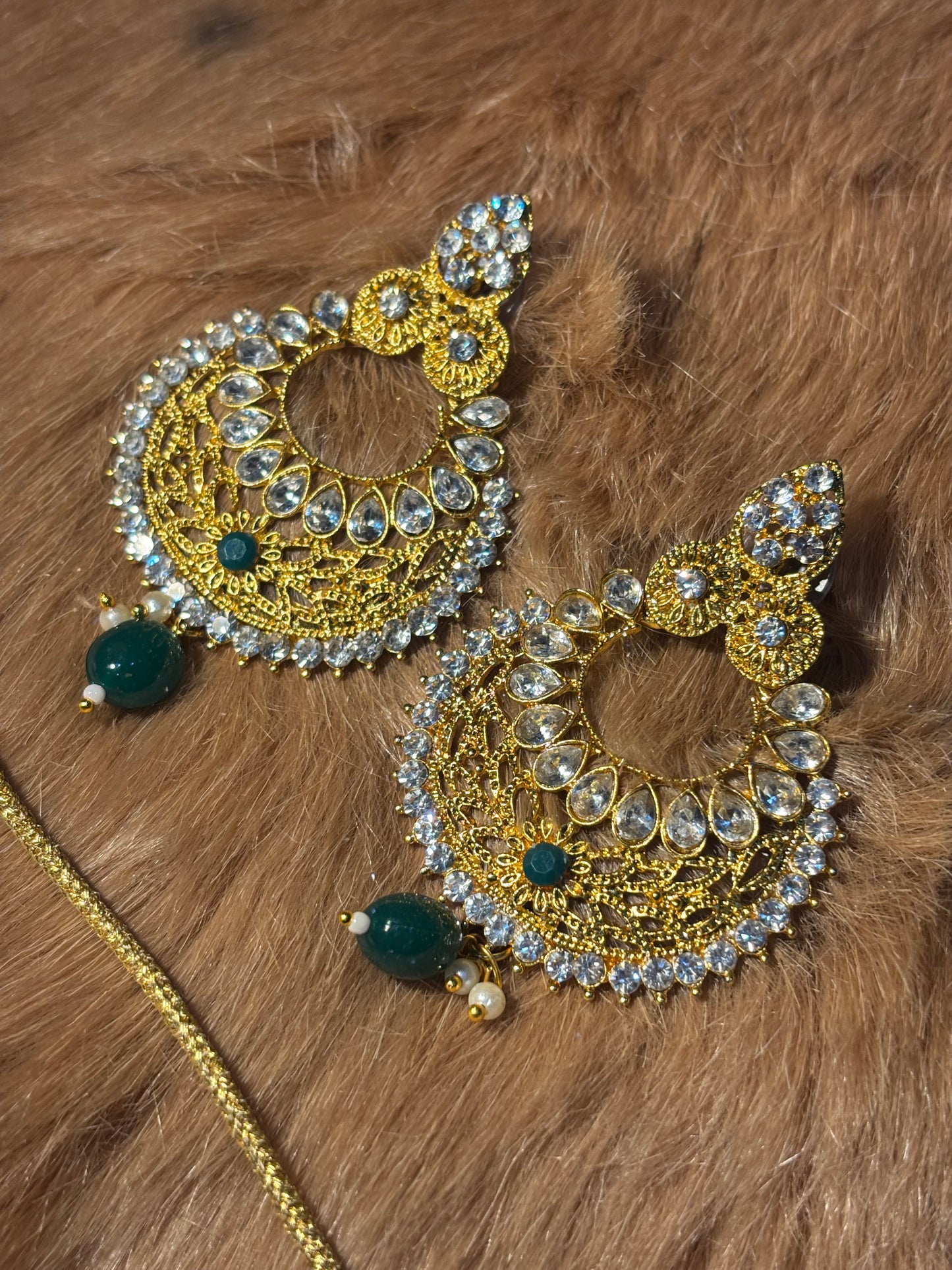 CRAFTED WITH STYLE HEAVY ,GREEN AND SILVER STONE TRADITIONAL  NECKLACE SET