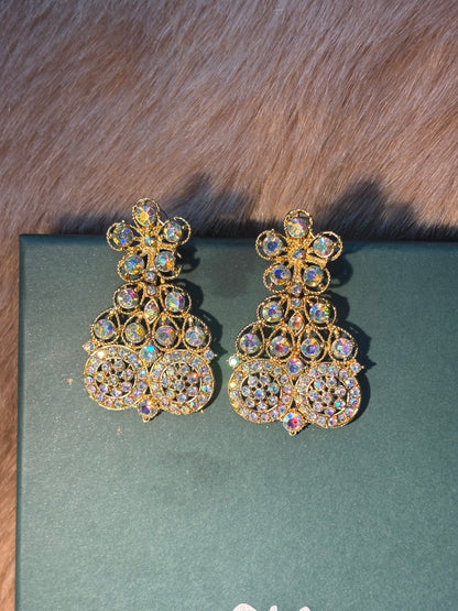 BEAUTIFUL GOLDEN SILVER STONE WORK CHOKAR WITH EARRING AND TIKA