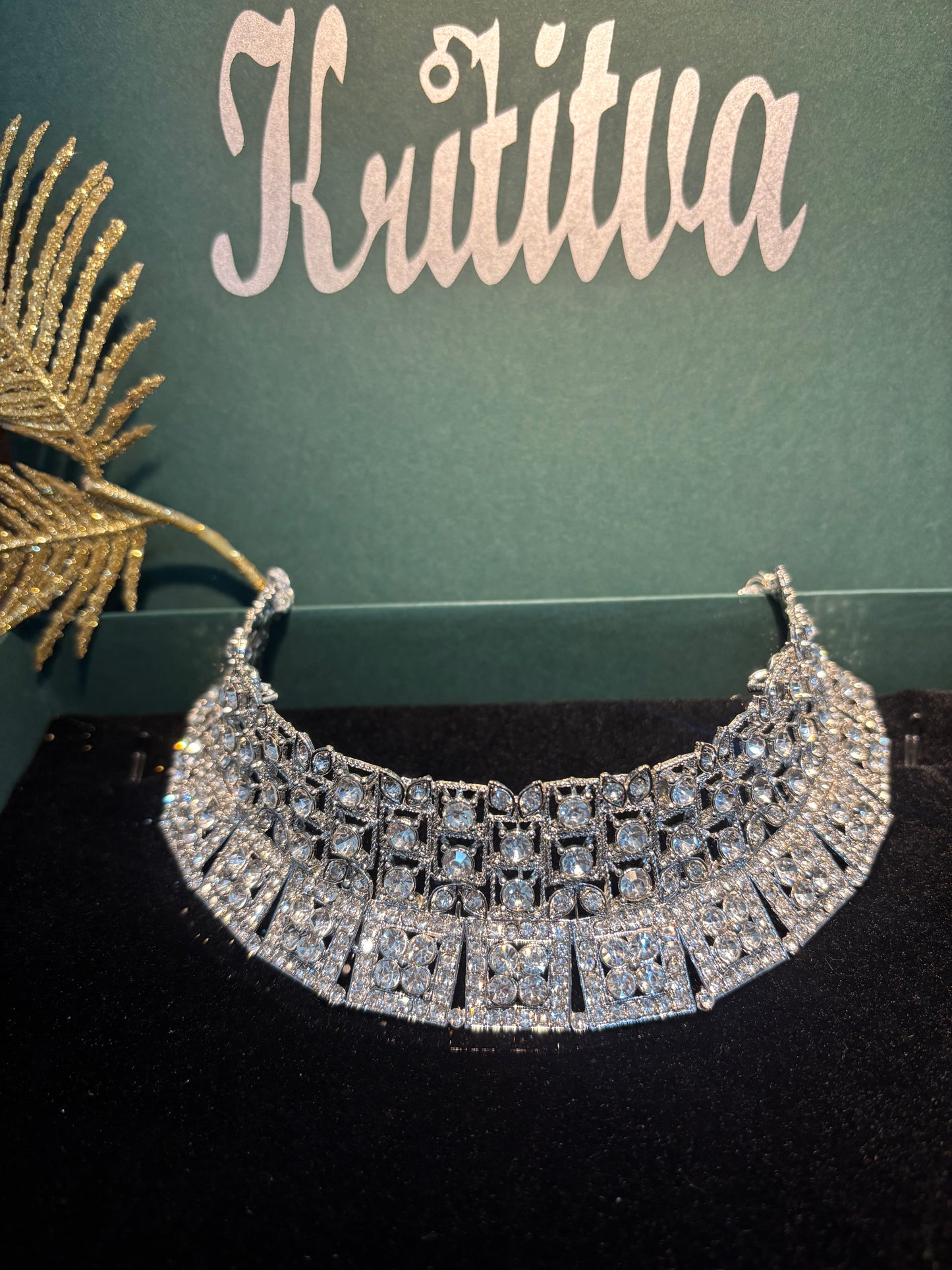 BEAUTIFUL SILVER STONE CHOKAR SET WITH EARRING AND TIKA