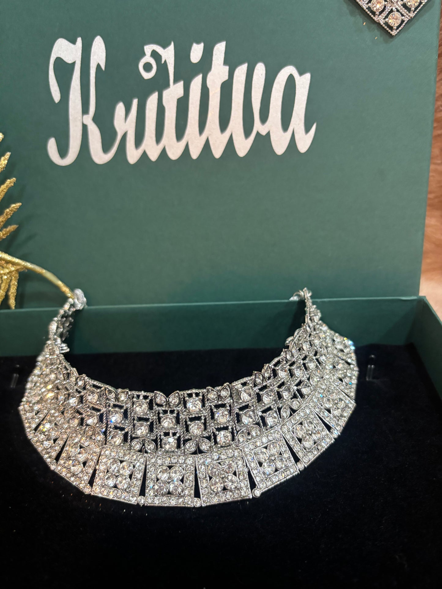 BEAUTIFUL SILVER STONE CHOKAR SET WITH EARRING AND TIKA
