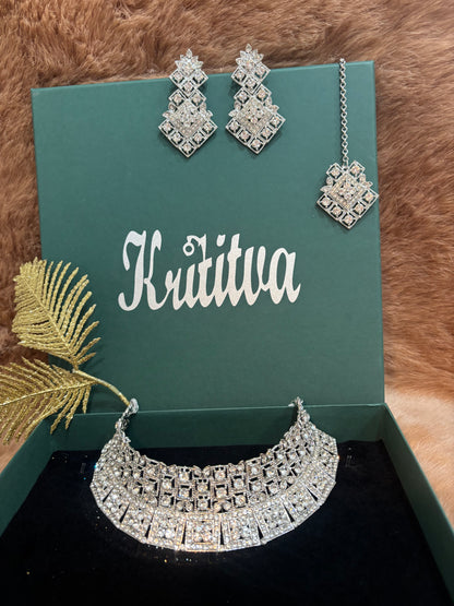 BEAUTIFUL SILVER STONE CHOKAR SET WITH EARRING AND TIKA