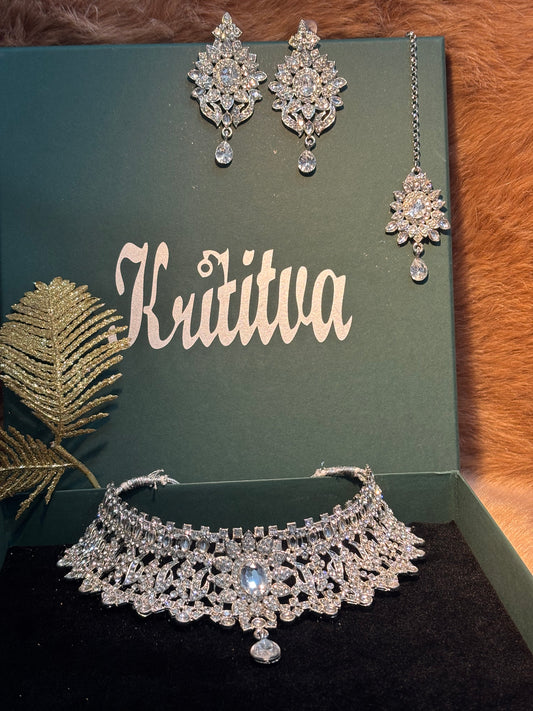 ENCHANTING AND ELEGANT SILVER STONE CHOKER SET WITH SILVER HANGING BEAD