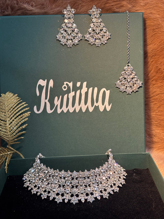 DAZZLING FLORAL WORK SILVER STONE CHOKAR SET