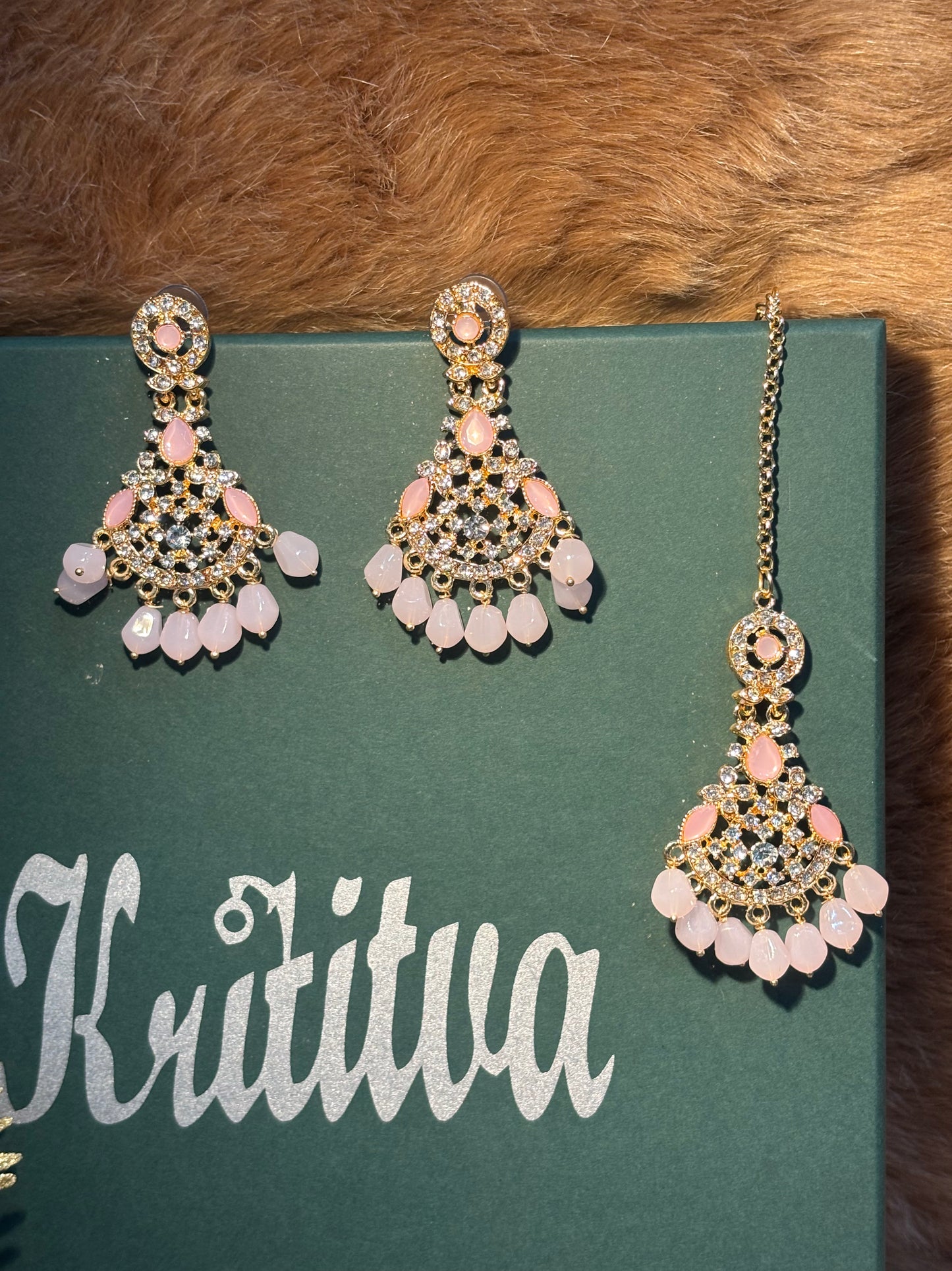 ENCHANTING GOLDEN AND  PINK STONE BEAUTIFULLY CRAFTED CHOKAR SET