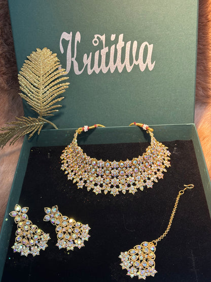 BEAUTIFUL GOLDEN SILVER FUSION STONE CHOKER SET