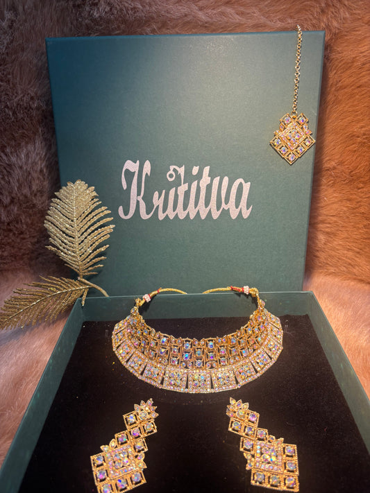 GORGEOUS GOLDEN STONE WORK CHOKER SET IN STRAIGHT BOTTOM SHAPE
