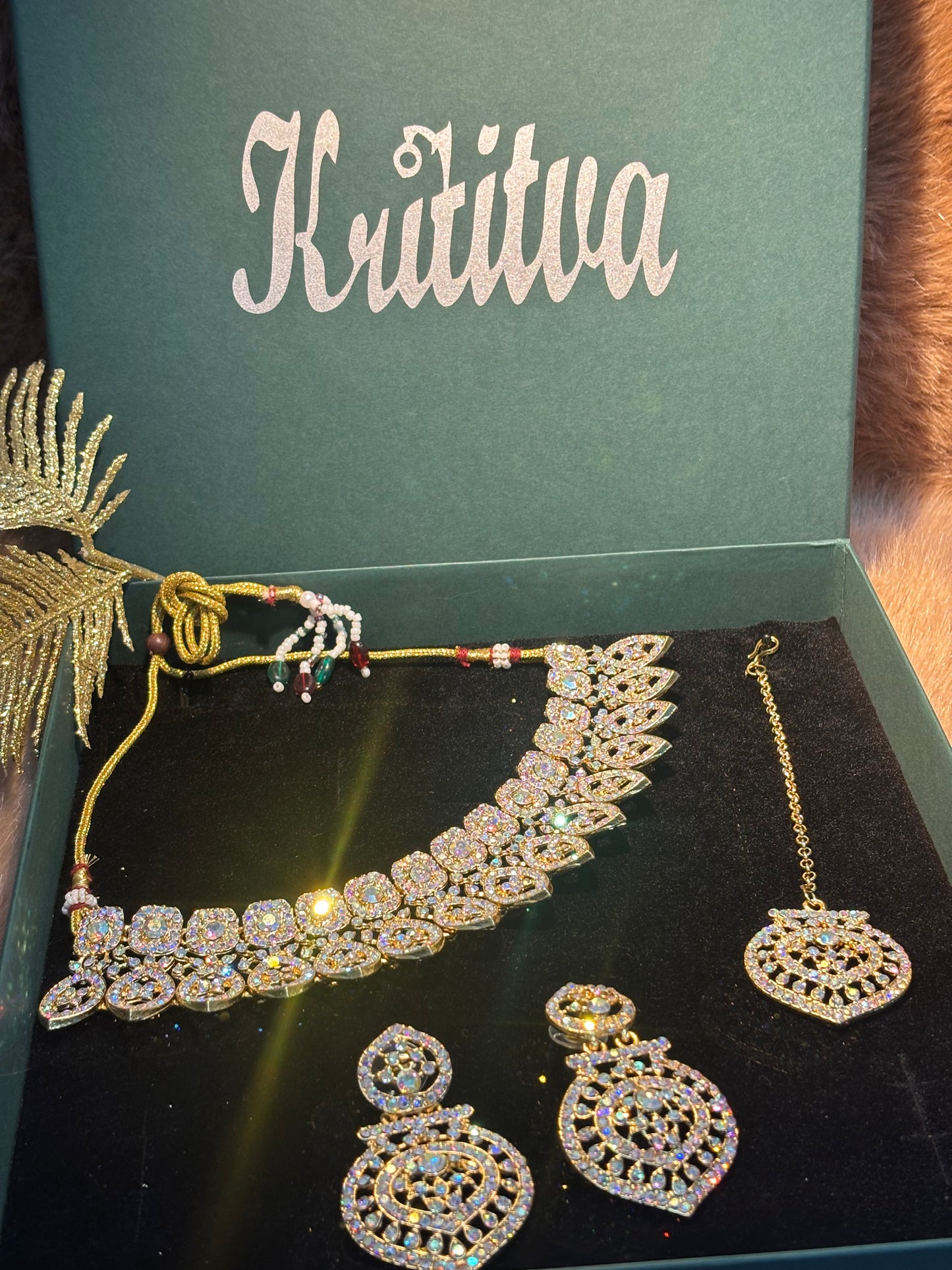 BEAUTIFUL GOLDEN FLORAL AND PETAL WORK WITH STONE CHOKER SET
