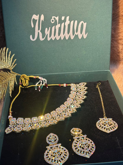 BEAUTIFUL GOLDEN FLORAL AND PETAL WORK WITH STONE CHOKER SET