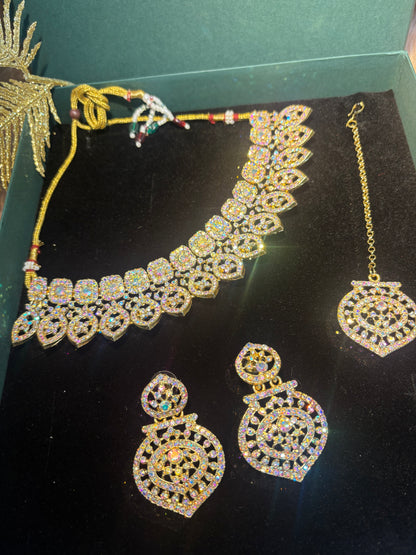 BEAUTIFUL GOLDEN FLORAL AND PETAL WORK WITH STONE CHOKER SET