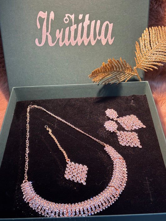 GORGEOUS ROSE GOLD SLEEK PATTERN CHOKER SET