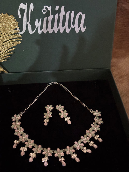 GLORIOUS PINK AND GREEN FLORAL DESIGN NECKLACE SET