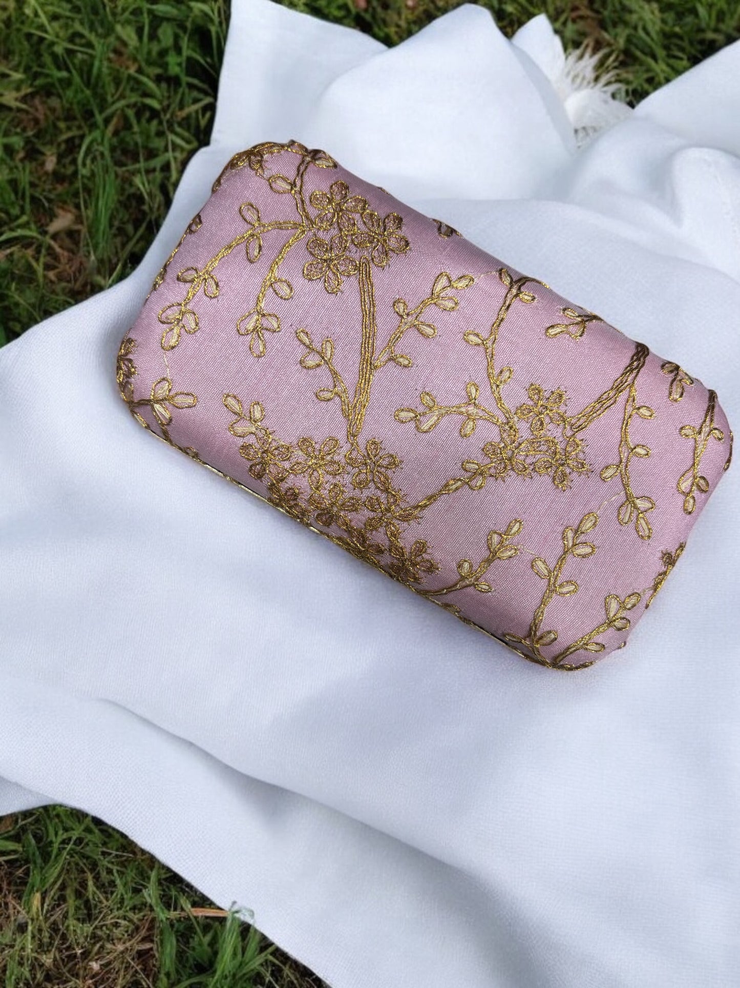 EMBROIDERED WITH ZARI BEL WEDDING CLUTCH IN LAVENDER PINK COLOUR